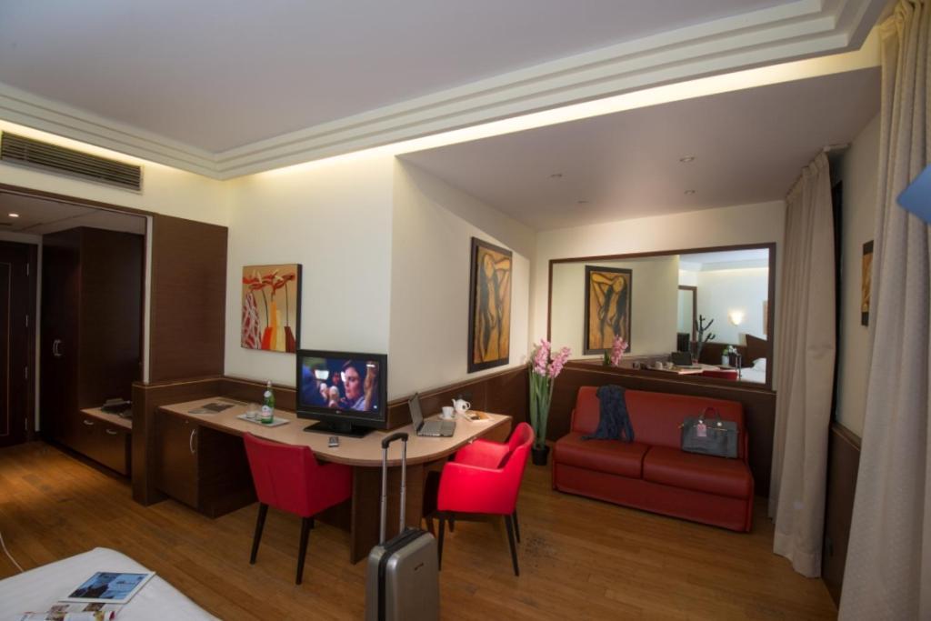 As Hotel Cambiago Exterior foto