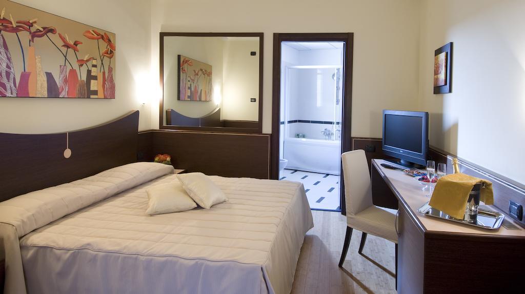 As Hotel Cambiago Zimmer foto